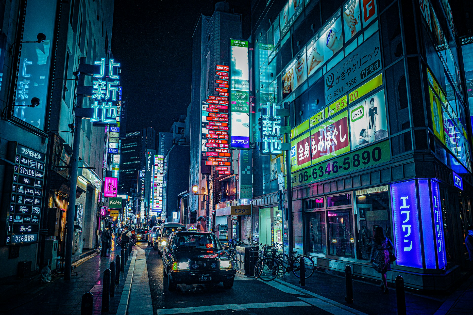 【保存版】キャバクラ・スナック・パブ・セクキャバの違いを徹底比較！初心者向け夜の街完全ガイド